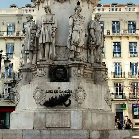 דירה Amazing Camoes - Chiado, ליסבון